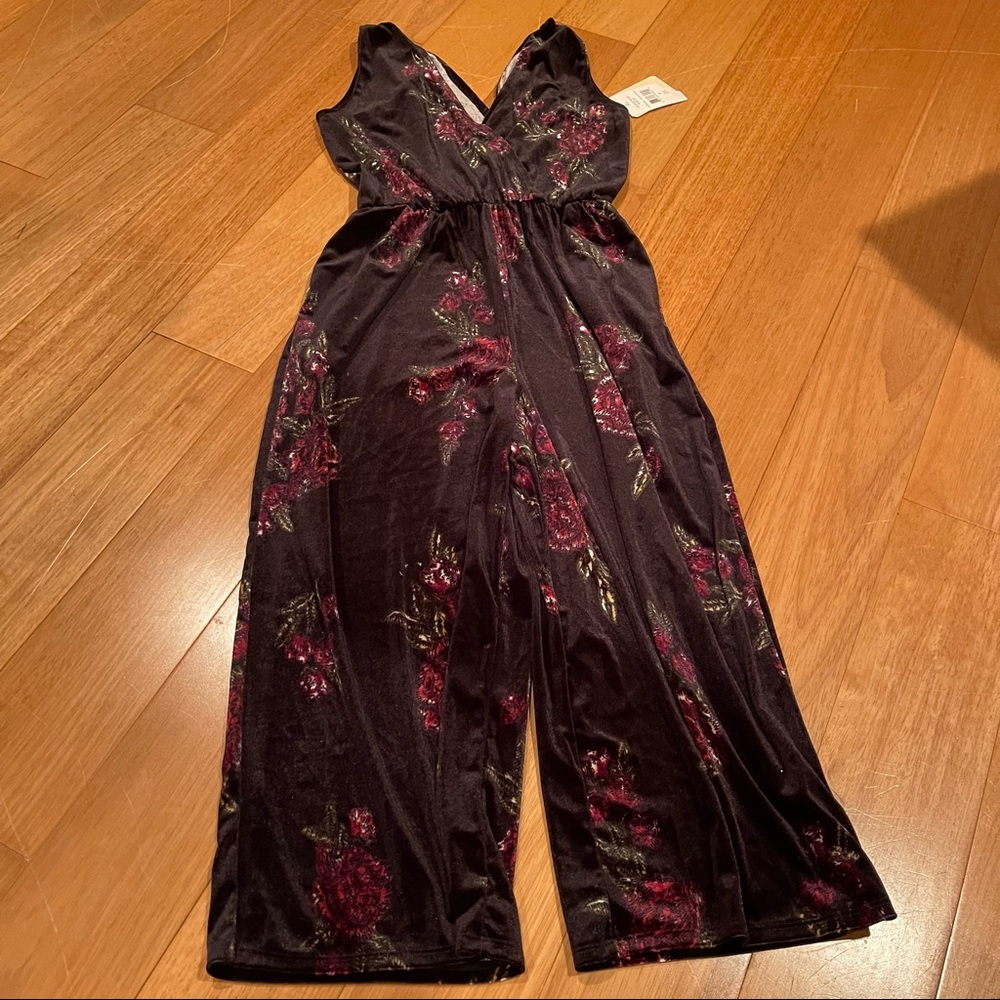 Love on a Hanger Black Velvet Floral Jumpsuit Size Small BNWT